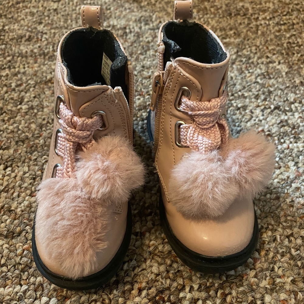 Pink toddlers boots